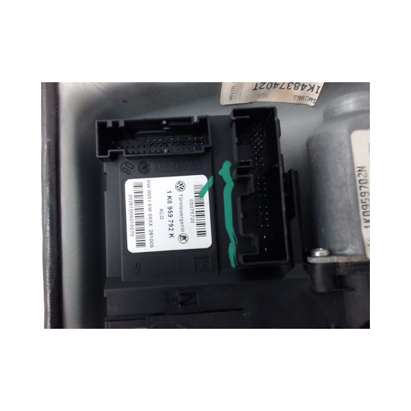 MECANISME+MOTEUR LEVE-GLACE AVANT DROIT VOLKSWAGEN GOLF V 2003-2009