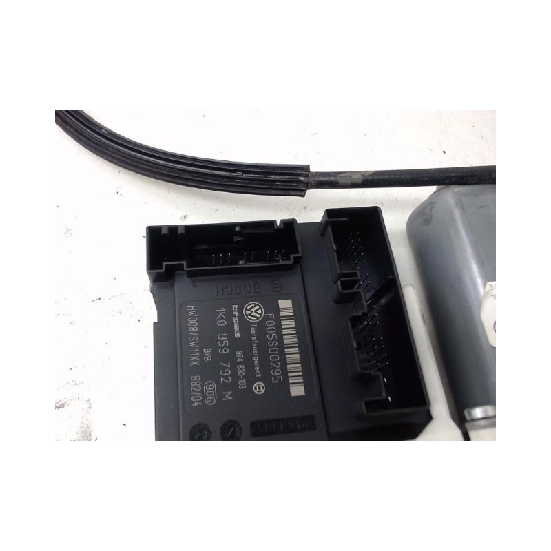 MECANISME+MOTEUR LEVE-GLACE AVANT DROIT VOLKSWAGEN PASSAT 2005-