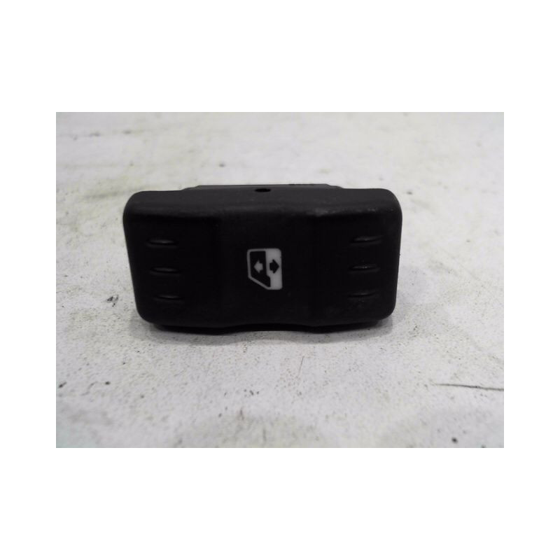 COMMANDE LEVE-GLACE PORTE AVD DACIA LOGAN 4 P 05-08