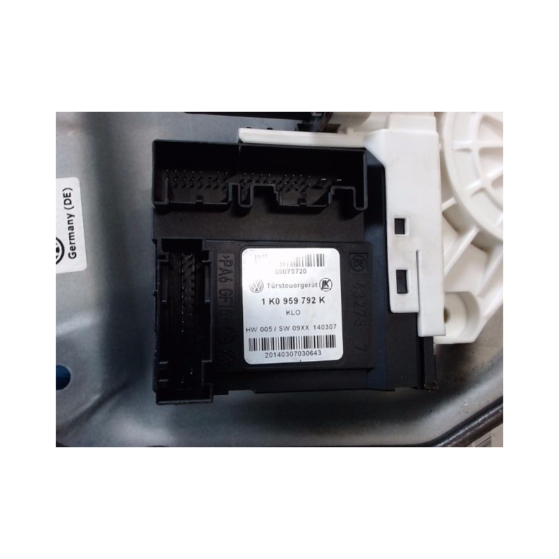 MECANISME+MOTEUR LEVE-GLACE AVANT DROIT VOLKSWAGEN GOLF V PLUS 2005-
