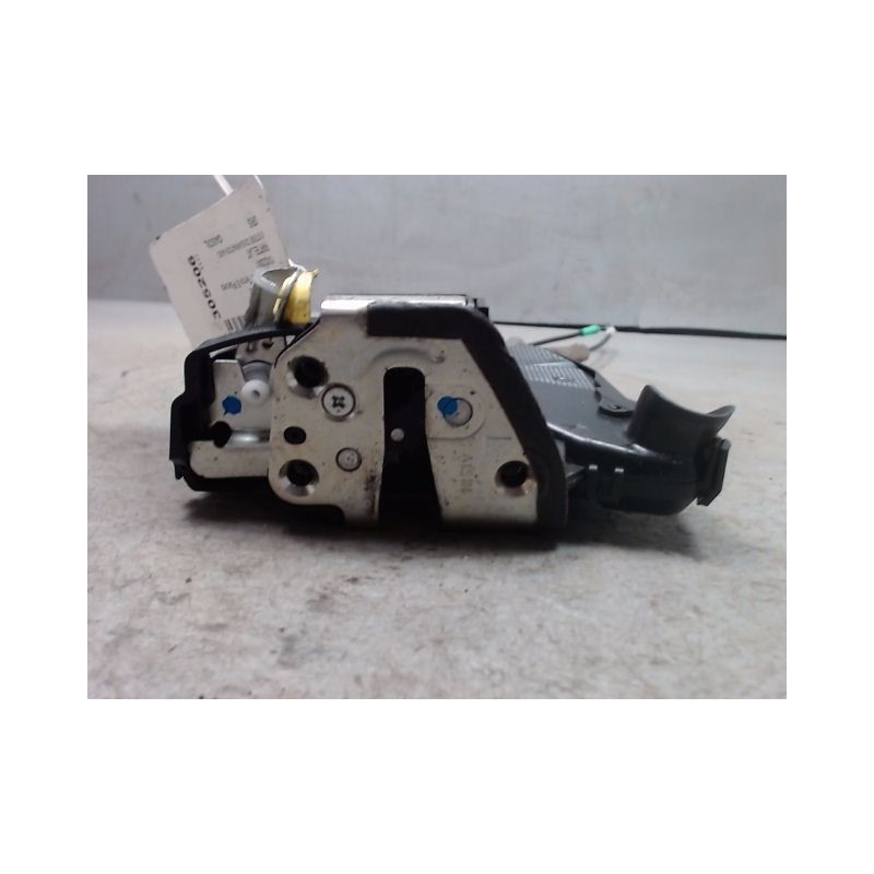 SYSTEME CONDAMNATION AVANT GAUCHE TOYOTA COROLLA VERSO 2004-2007