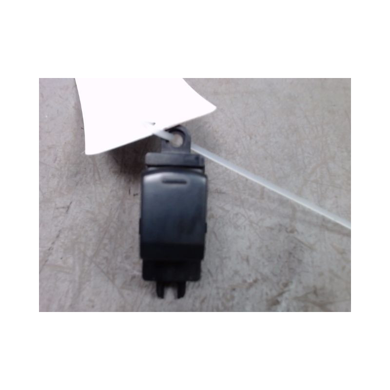 COMMANDE LEVE-GLACE PORTE AVD NISSAN NOTE
