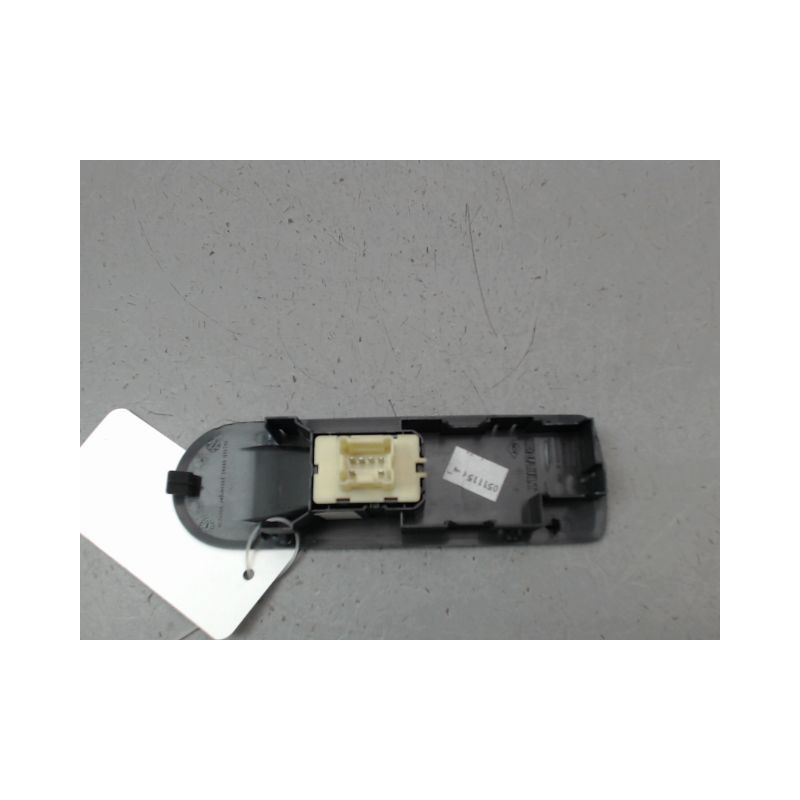 COMMANDE LEVE-GLACE PORTE AVD RENAULT CLIO IV Phase 1 2012-...