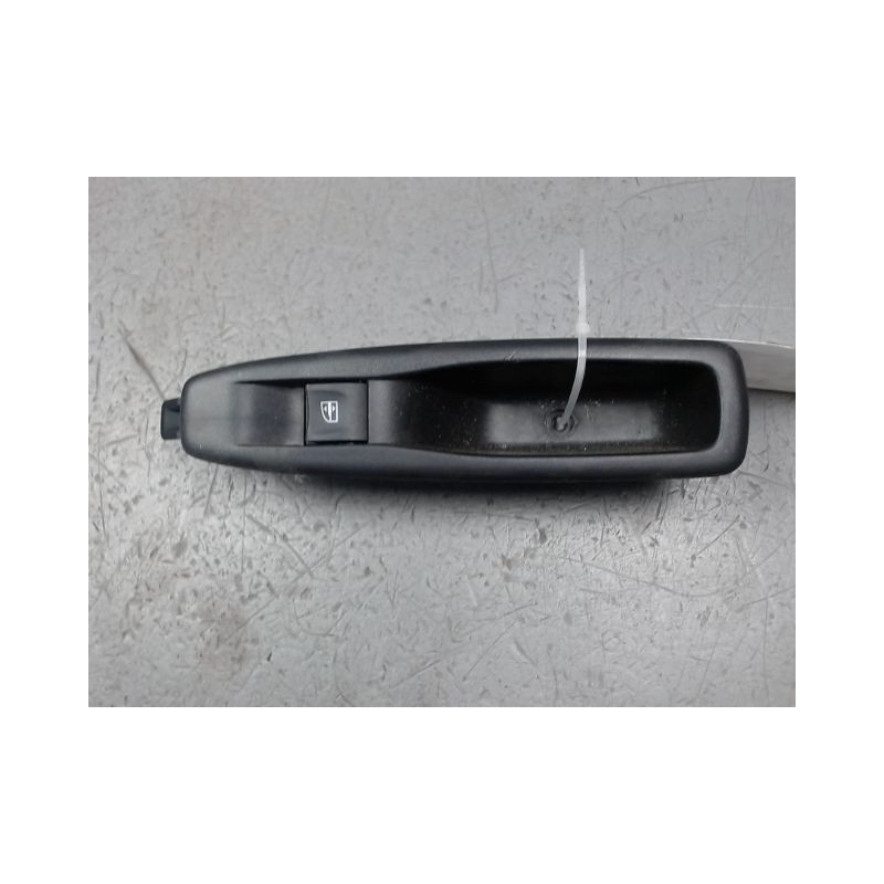 COMMANDE LEVE-GLACE PORTE ARG RENAULT CAPTUR