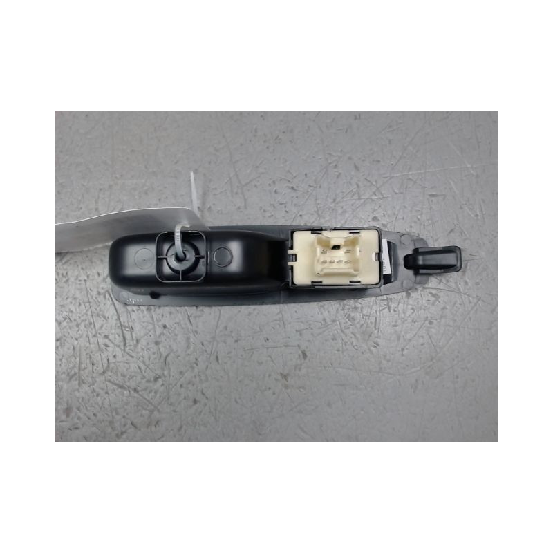 COMMANDE LEVE-GLACE PORTE ARG RENAULT CAPTUR