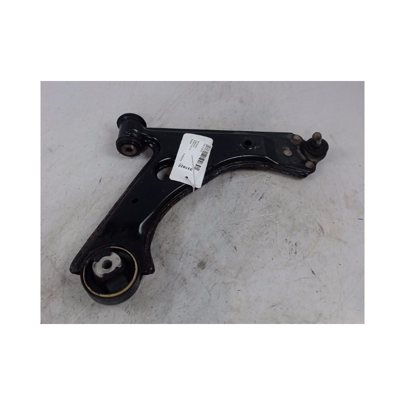 TRIANGLE INFERIEUR AVANT DROIT FIAT PUNTO