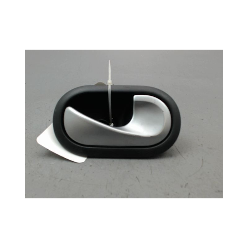 POIGNEE INTERIEURE PORTE AVANT DROIT RENAULT MODUS Phase 1 2004-2007