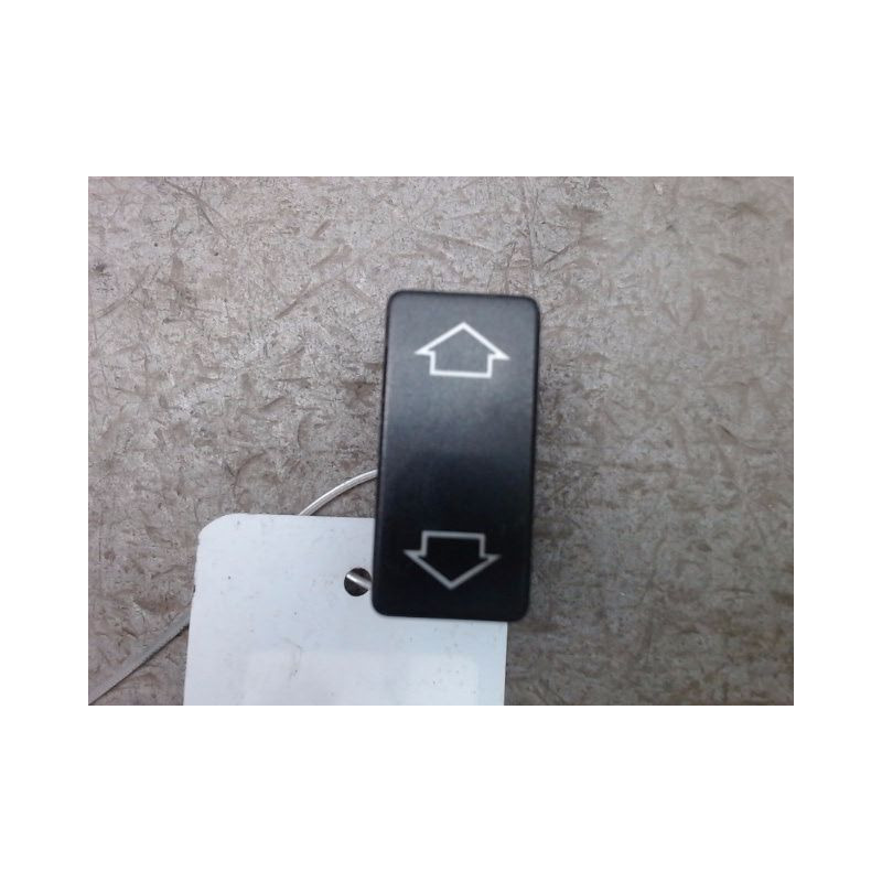 COMMANDE LEVE-GLACE PORTE AVD CITROEN SAXO 99-