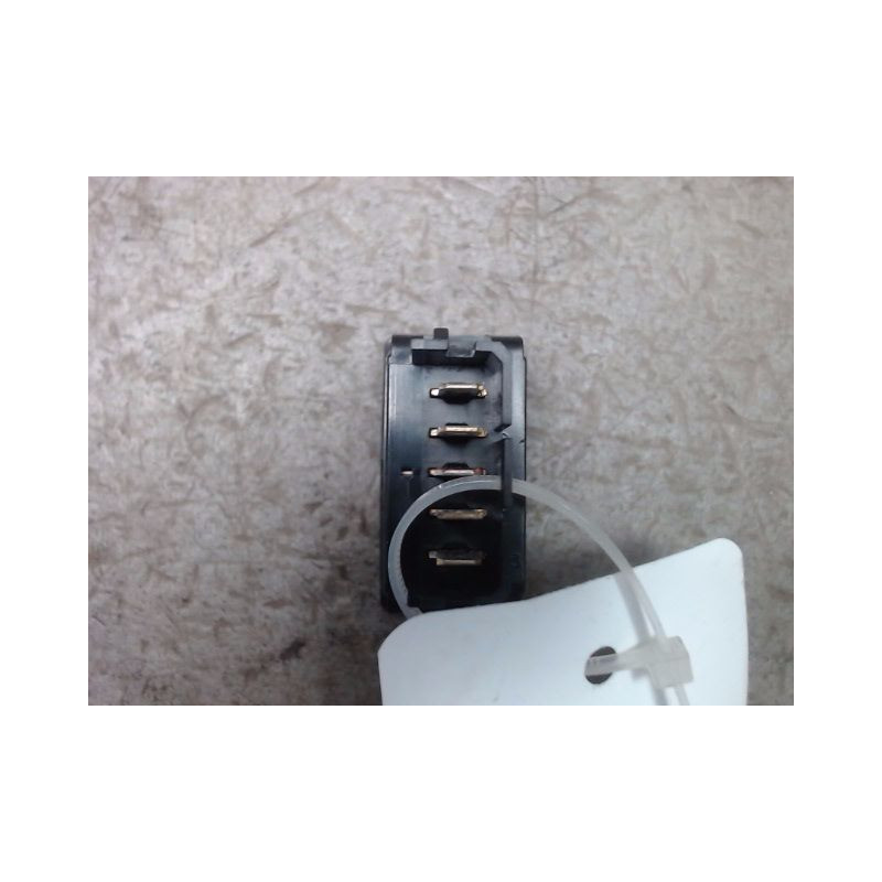COMMANDE LEVE-GLACE PORTE AVD CITROEN SAXO 99-