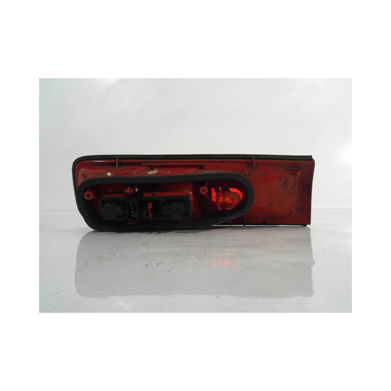 FEU ARRIERE INTERIEUR GAUCHE RENAULT SAFRANE 96 -2000