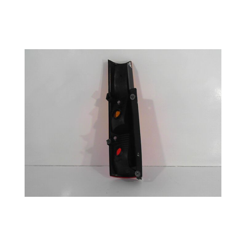 FEU ARRIERE DROIT SUZUKI IGNIS 03-