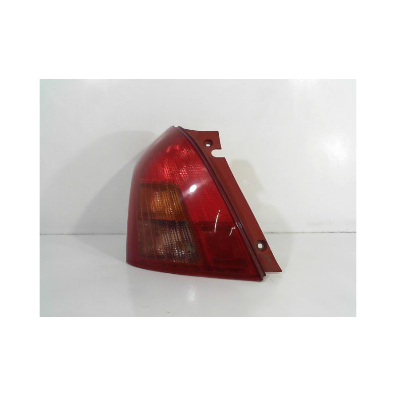 FEU ARRIERE GAUCHE  SUZUKI SWIFT 3P