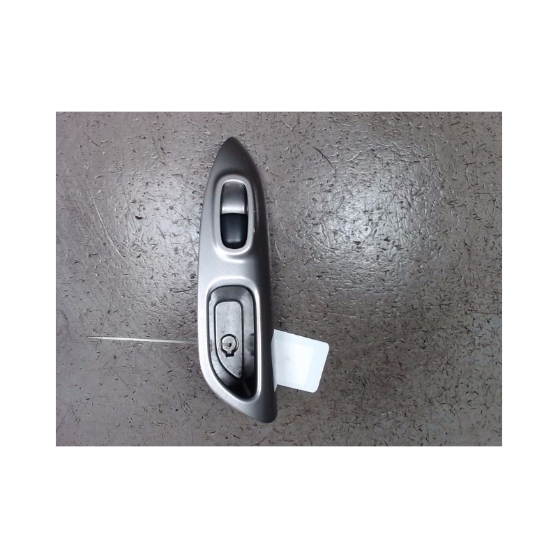 COMMANDE LEVE-GLACE PORTE ARG NISSAN JUKE