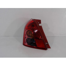 FEU ARRIERE GAUCHE  SUZUKI SWIFT -03/05