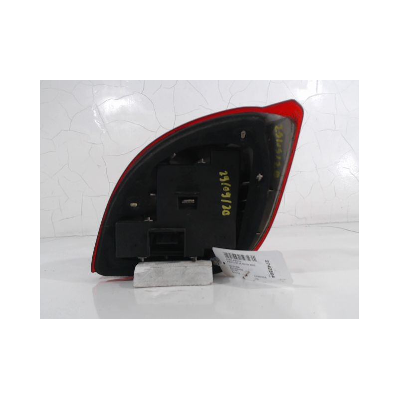 FEU ARRIERE GAUCHE  FORD FIESTA 99-2002