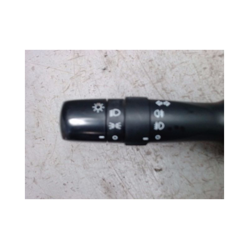 COMMANDE CLIGNOTANT TOYOTA VERSO 2010-