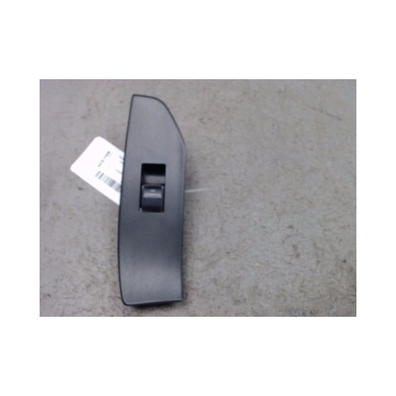 COMMANDE LEVE-GLACE PORTE AVD TOYOTA VERSO 2010-