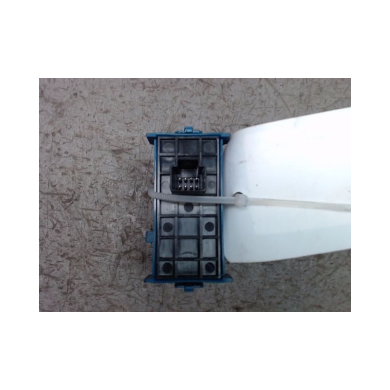 COMMANDE LEVE-GLACE PORTE AVD TOYOTA VERSO 2010-