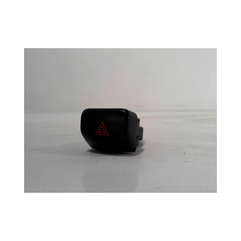 BOUTON DE WARNING NISSAN NOTE