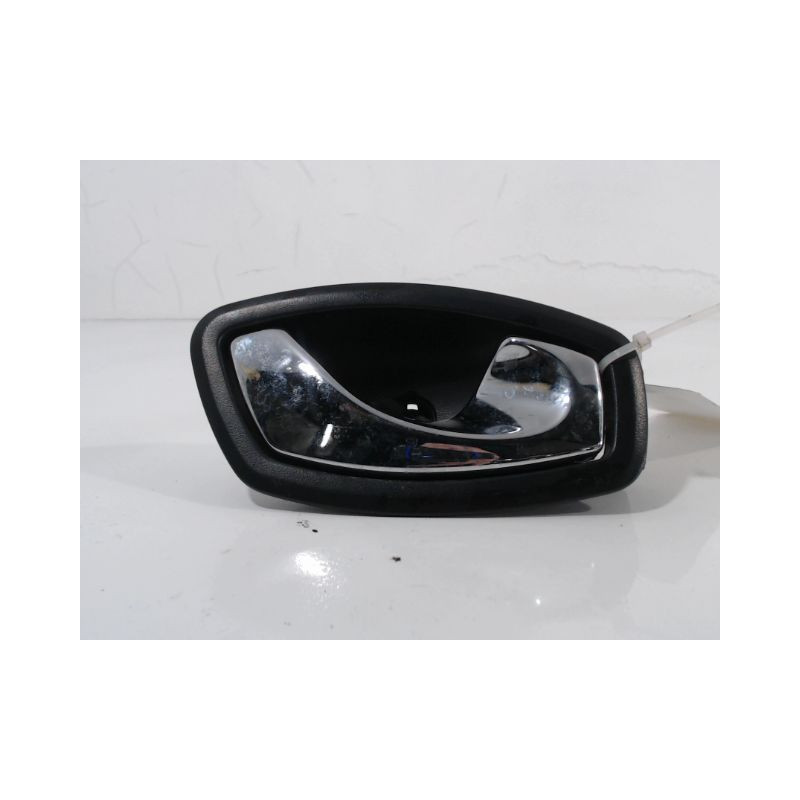POIGNEE INTERIEURE PORTE AVANT DROIT RENAULT CLIO IV 2012-