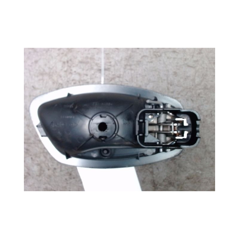 POIGNEE INTERIEURE PORTE AVANT GAUCHE RENAULT CLIO IV 2012-