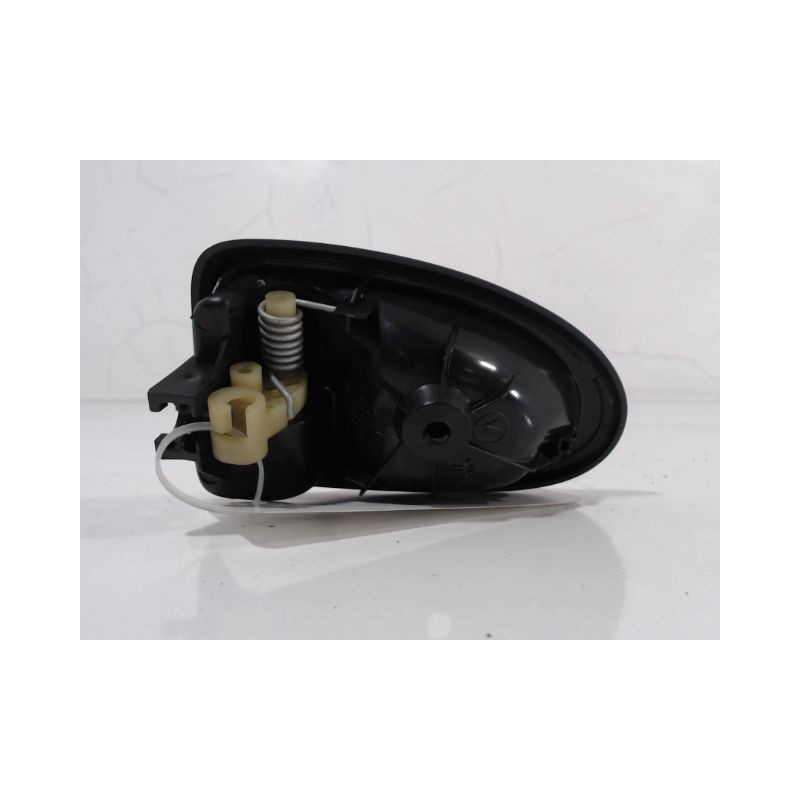 POIGNEE INTERIEURE PORTE AVANT DROIT RENAULT CLIO II CAMPUS 06-
