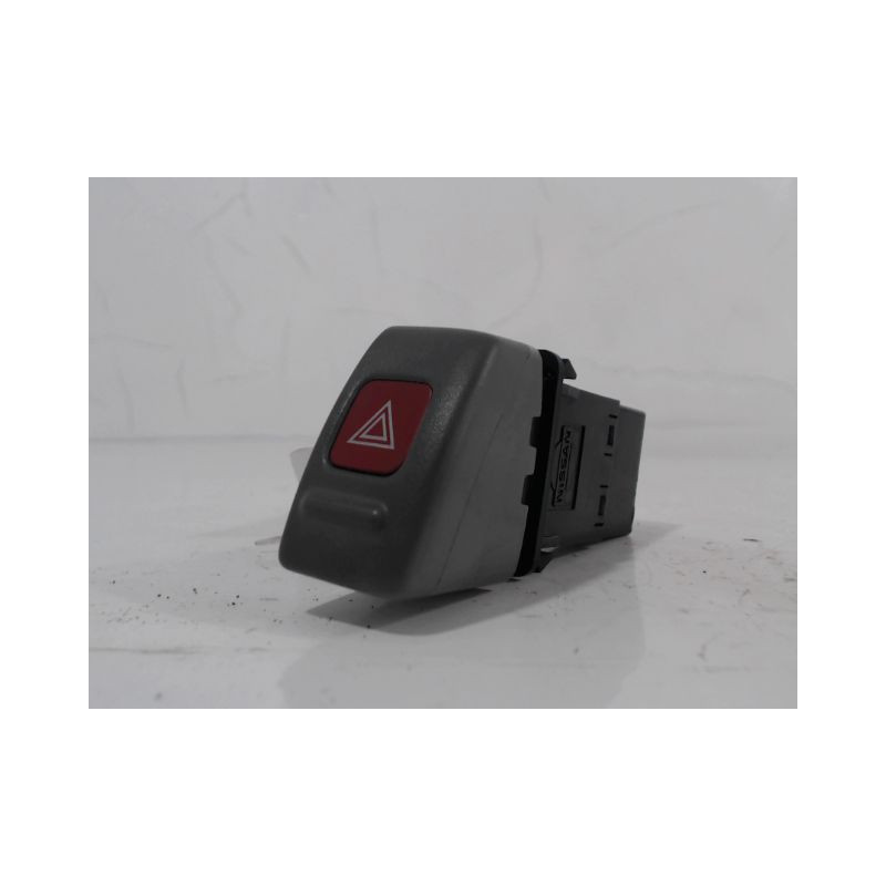 BOUTON DE WARNING NISSAN MICRA 98-2000
