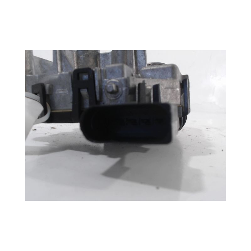 MOTEUR ESSUIE-GLACE AVANT PEUGEOT 2008