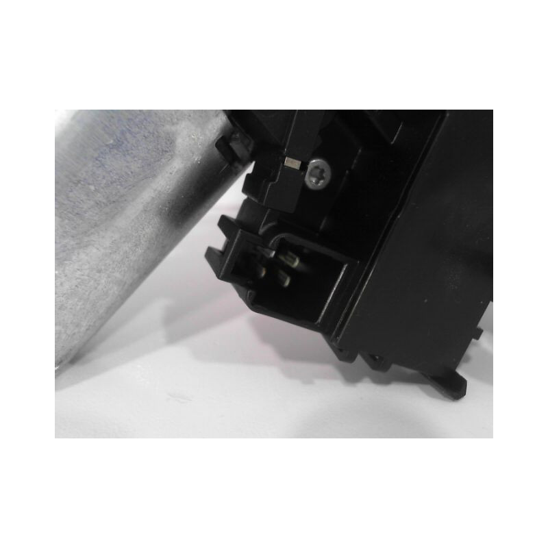 MOTEUR ESSUIE-GLACE ARRIERE TOYOTA YARIS 2005-