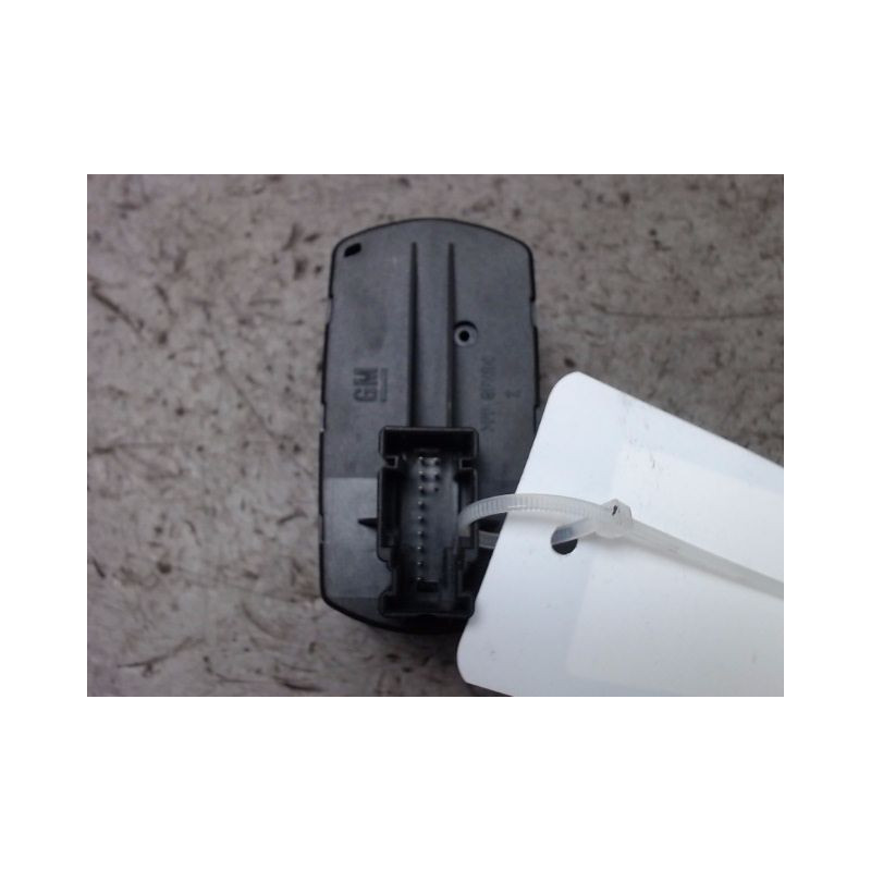 COMMANDE LEVE-GLACE PORTE AVG OPEL CORSA