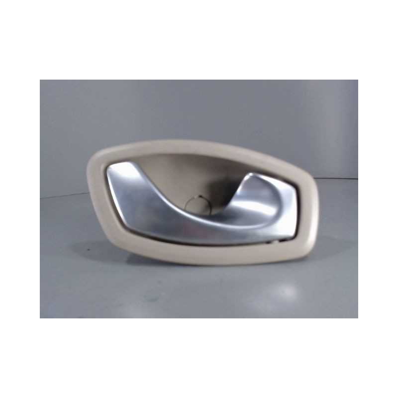 POIGNEE INTERIEURE PORTE AVANT DROIT RENAULT SCENIC III 2009-