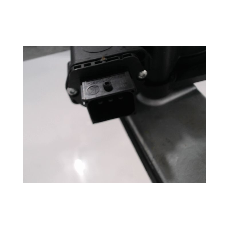 MECANISME+MOTEUR LEVE-GLACE AVANT DROIT OPEL CORSA 2010-
