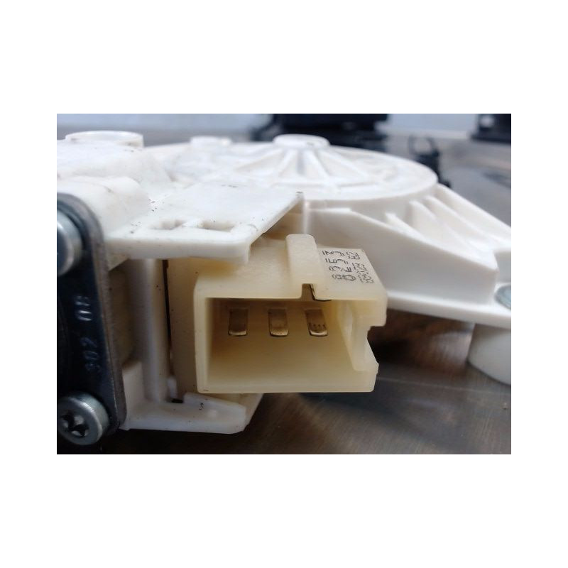 MECANISME+MOTEUR LEVE-GLACE AVANT GAUCHE MERCEDES CLASSE C 2007-