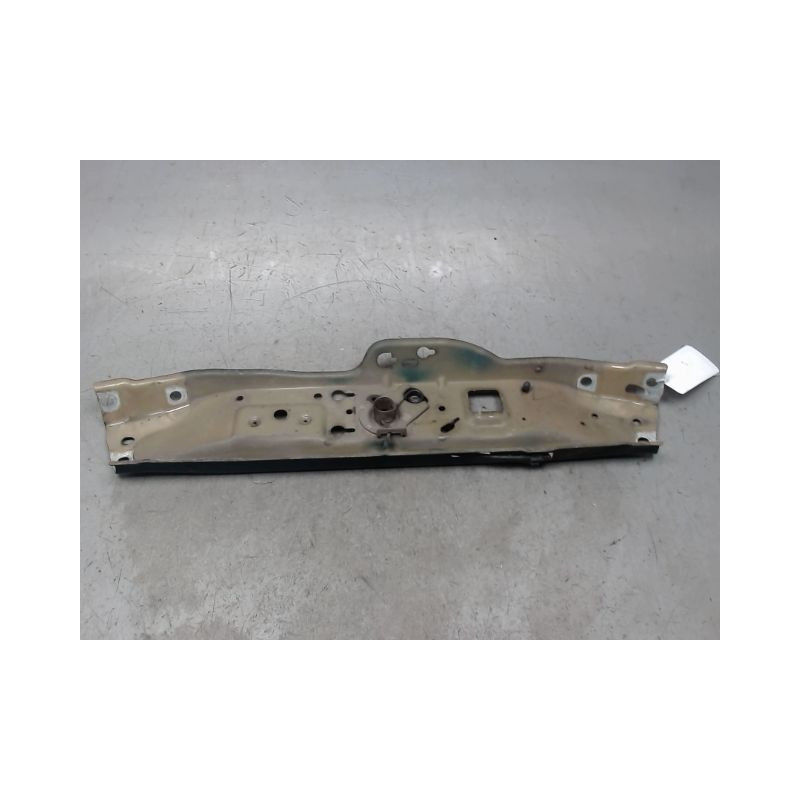 TRAVERSE SUPERIEURE ARMATURE AVANT OPEL ASTRA 2004-