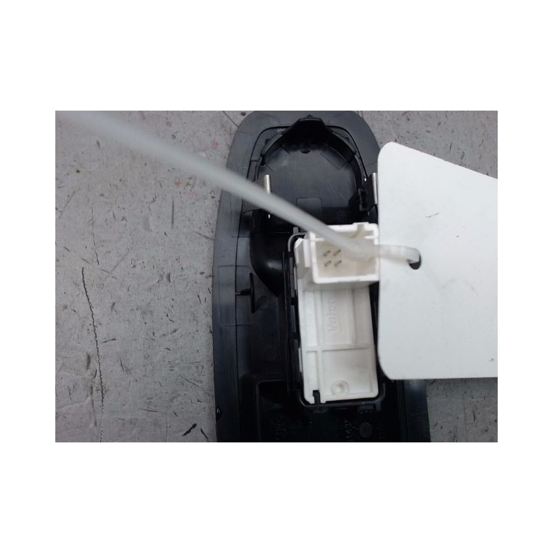 COMMANDE LEVE-GLACE PORTE AVD PEUGEOT 2008 Phase 1 2013-...