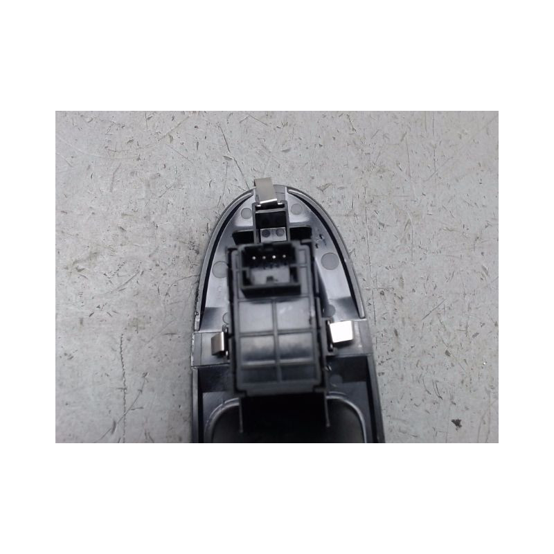 COMMANDE LEVE-GLACE PORTE ARD FIAT 500 2007-