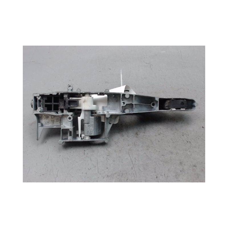 POIGNEE EXTERIEURE PORTE ARRIERE GAUCHE PEUGEOT 207 2006-2013