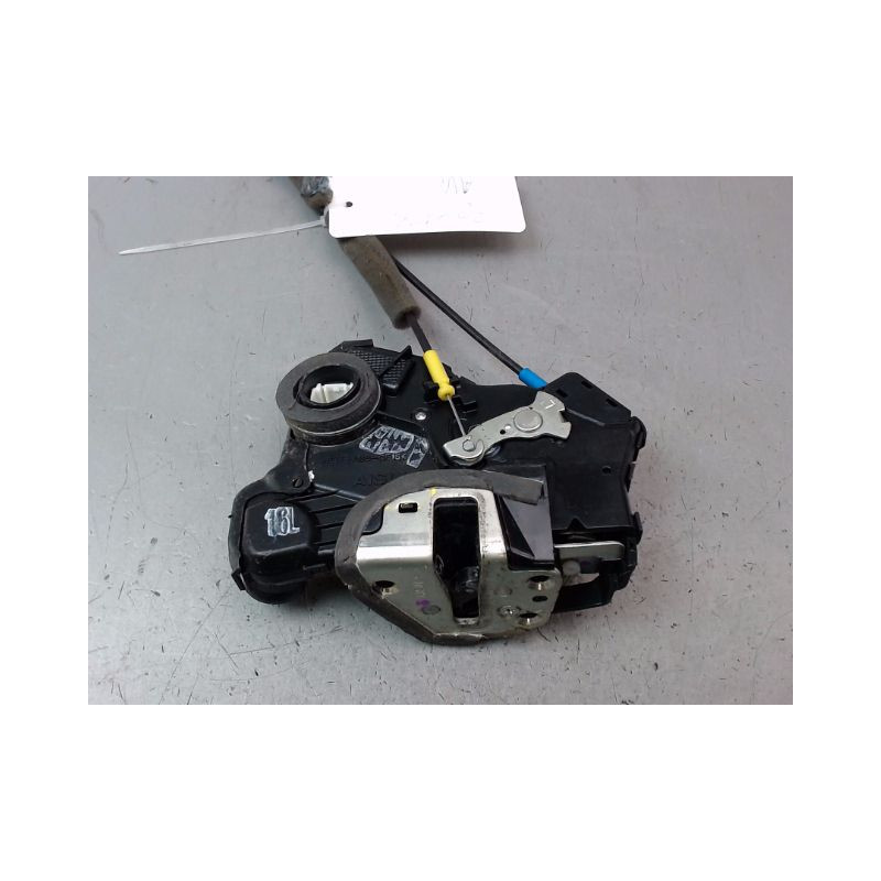 SYSTEME CONDAMNATION AVANT GAUCHE TOYOTA COROLLA VERSO 2004-2007