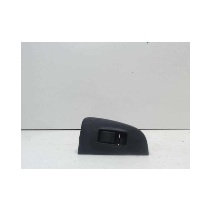 COMMANDE LEVE-GLACE PORTE AVD TOYOTA AVENSIS