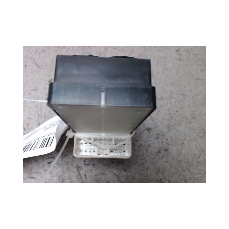 COMMANDE LEVE-GLACE PORTE AVG SUZUKI SPLASH