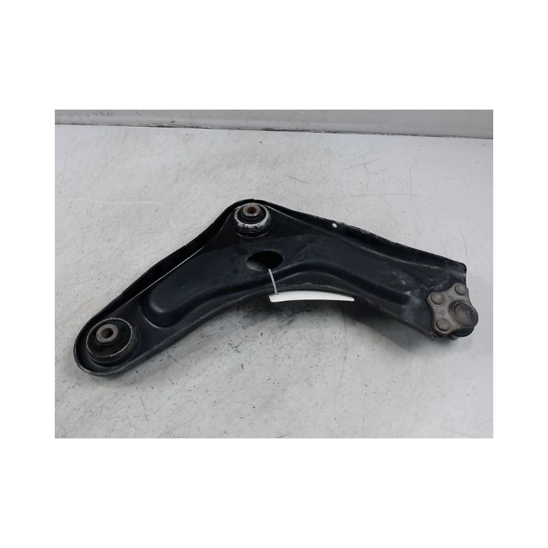 TRIANGLE INFERIEUR AVANT GAUCHE PEUGEOT 208