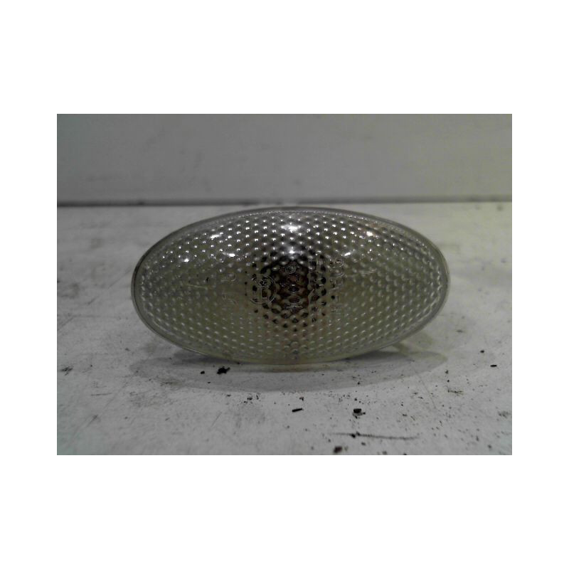 REPETITEUR AILE GAUCHE SUZUKI SWIFT