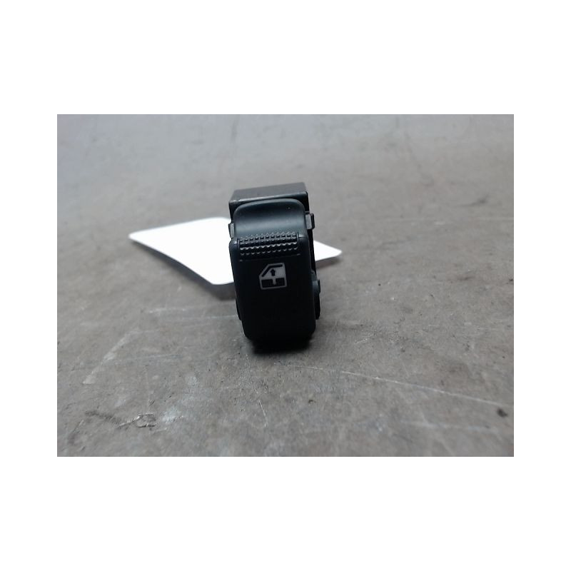 COMMANDE LEVE-GLACE PORTE AVD HYUNDAI GETZ -05