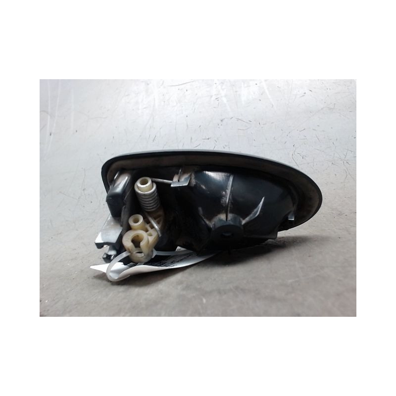 POIGNEE INTERIEURE PORTE AVANT DROIT RENAULT TRAFIC CN 1000KG 8.2006-