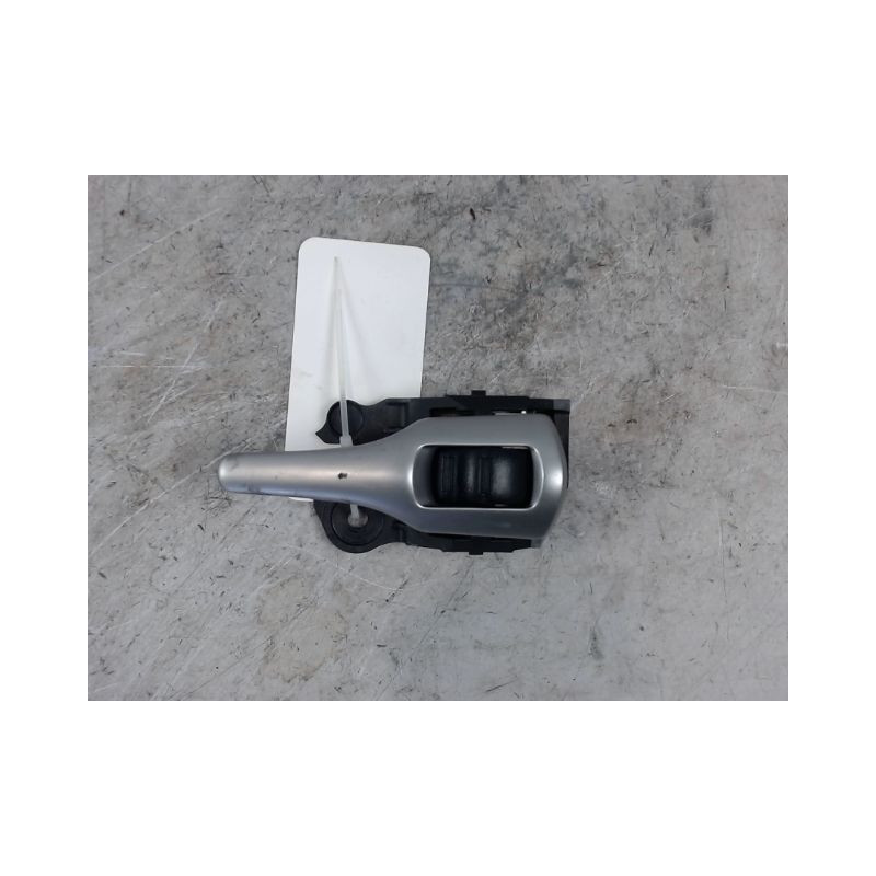 POIGNEE INTERIEURE PORTE ARRIERE DROIT TOYOTA AURIS 2010-