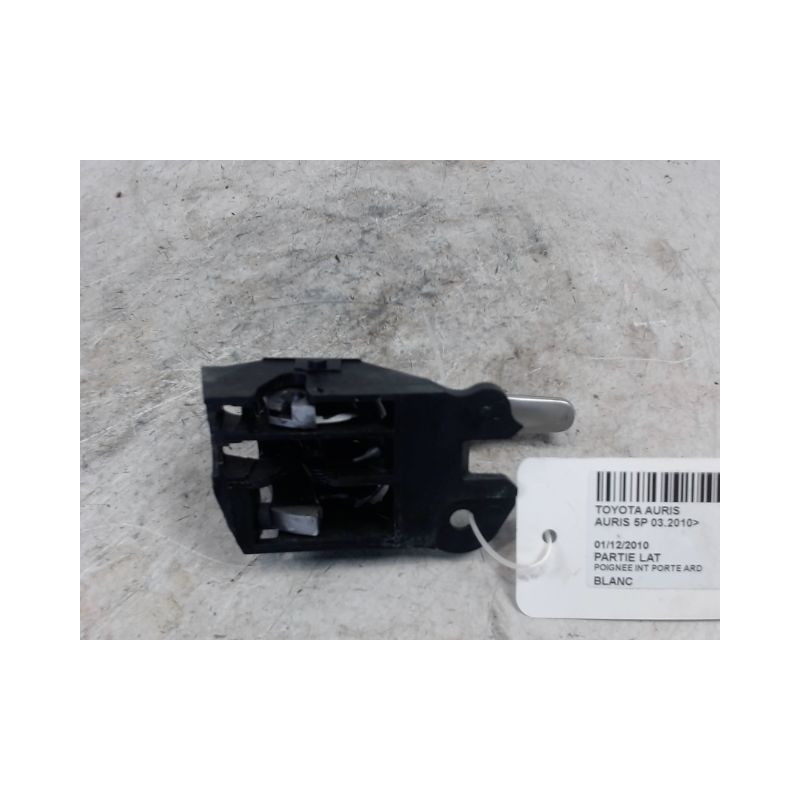 POIGNEE INTERIEURE PORTE ARRIERE DROIT TOYOTA AURIS 2010-