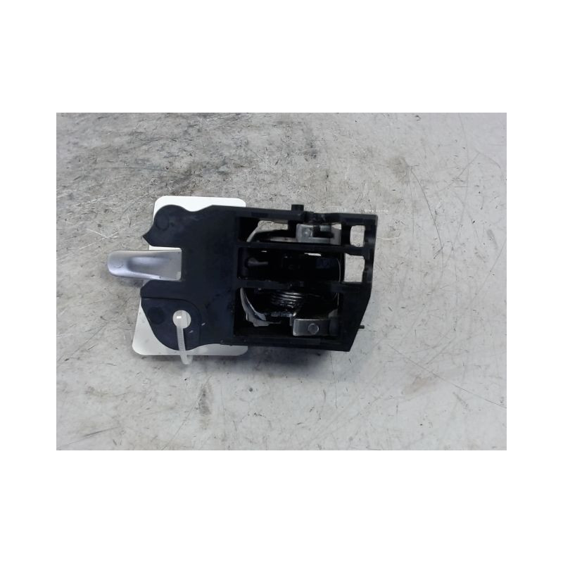 POIGNEE INTERIEURE PORTE ARRIERE GAUCHE TOYOTA AURIS 2010-