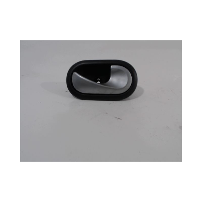 POIGNEE INTERIEURE PORTE AVANT DROIT RENAULT CLIO III 2010-