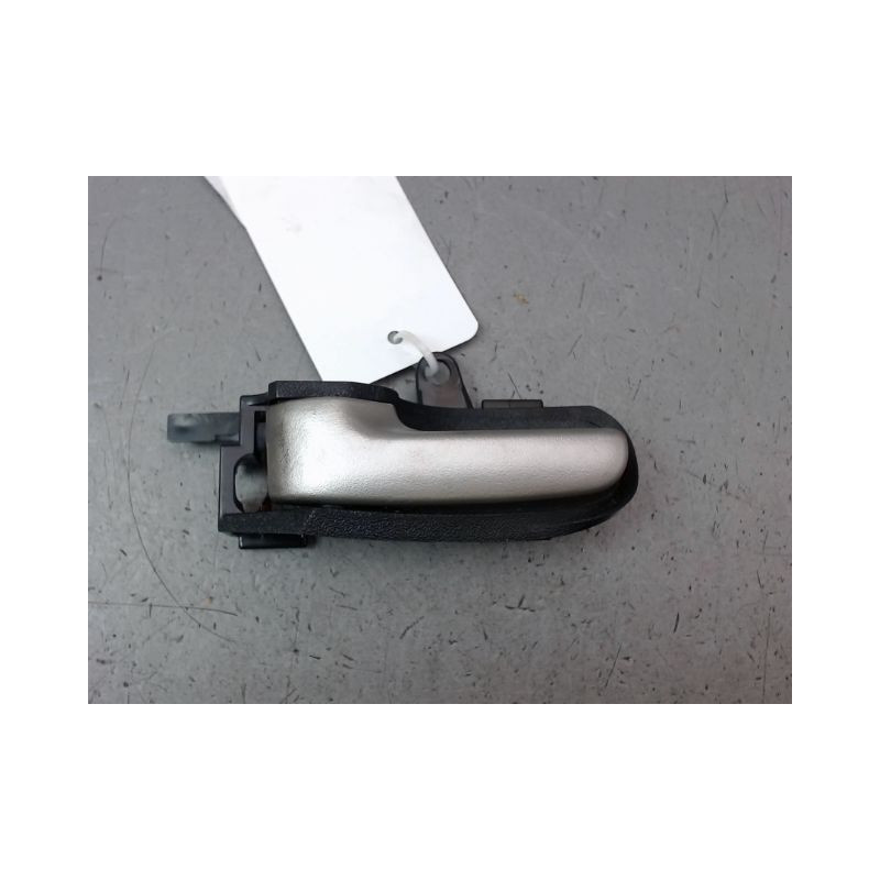 POIGNEE INTERIEURE PORTE AVANT GAUCHE TOYOTA YARIS I Phase 2 2003-2005