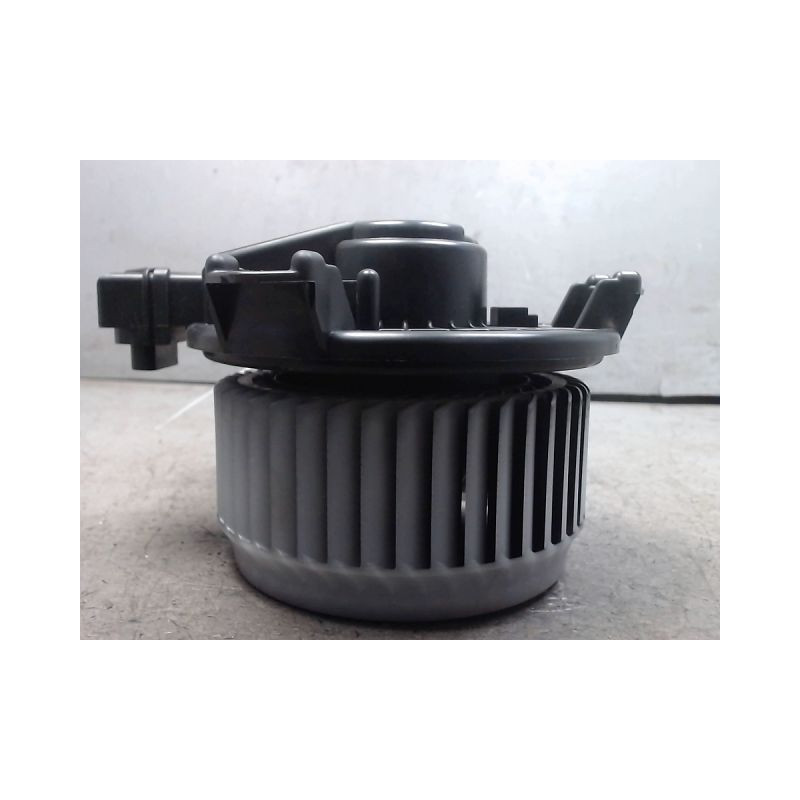 MOTEUR VENTILATEUR CHAUFFAGE TOYOTA VERSO-S